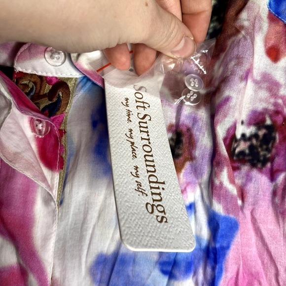 NWT Soft Surroundings roll tab button down artsy art to wear floral abstract M - Picture 3 of 16